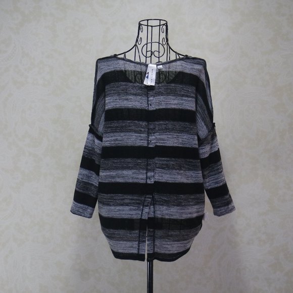 SOCIETY GIRL Black Grey Gray Stripes Button Accent Back 3/4 Sleeves Sweater Top - Picture 15 of 15